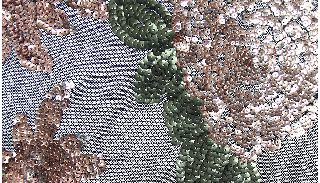 Tessuto ricamo floreale in paillettes