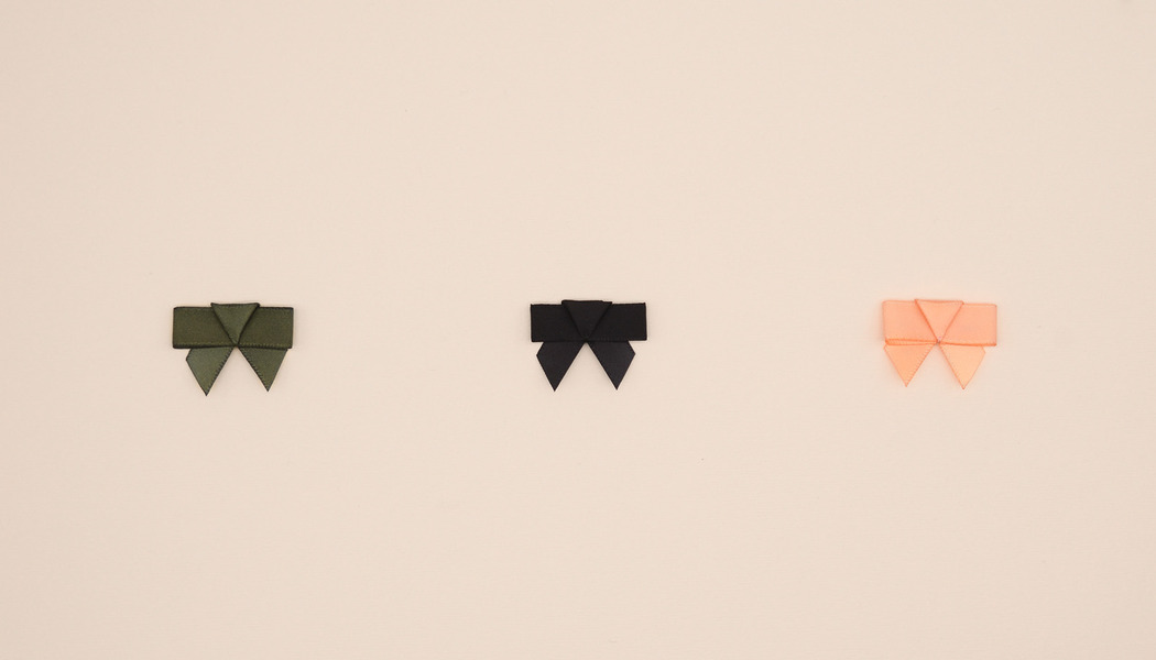 FIOCCO CON CODE IN RASO 