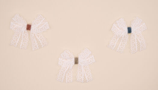 FIOCCO CON CODE PIZZO E PASSANTE IN VELLUTO