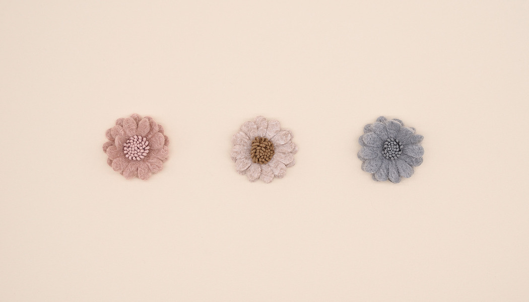 FIORE LANA CARDATA CON PISTILLI