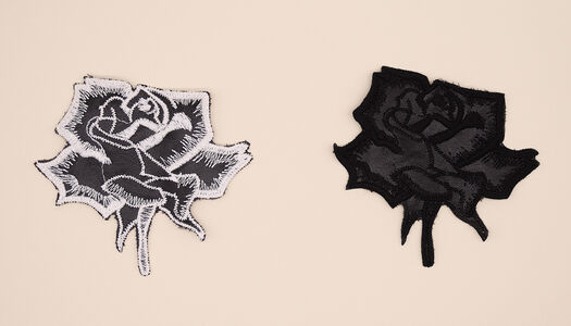 ROSA IN SIMILPELLE CON MACRAME' 