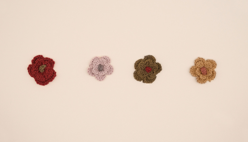 FIORE DUE STRATI ALL'UNCINETTO BICOLORE