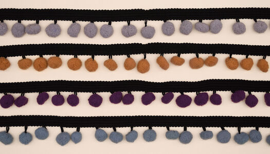 NASTRO CON POMPOM 