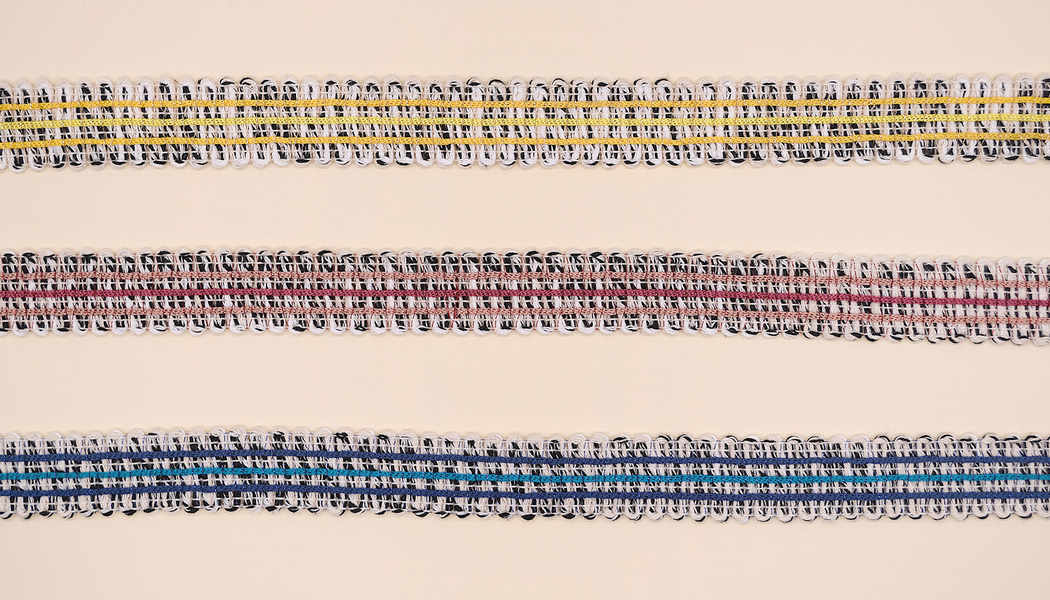 NASTRO BICOLORE CON RIGHE CENTRALI A CONTRASTO 