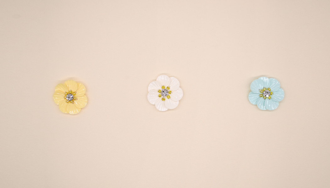 FIORELLINO RIGIDO CON STRASS E PERLINE 