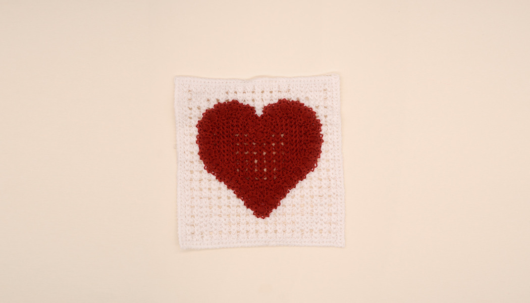 PATCH / TASCA IN MAGLIA CON CUORE 