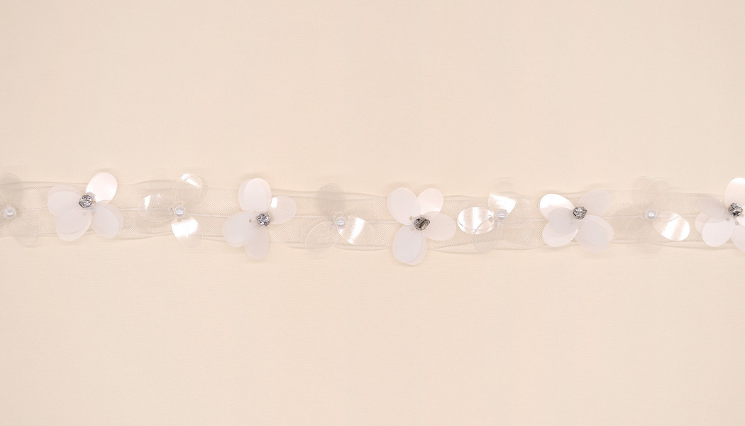 NASTRO SI BASE ORGANZA RICAMATO FIORI PAILLETTES 