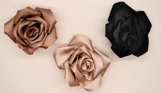 ROSA GRANDE IN SATIN 