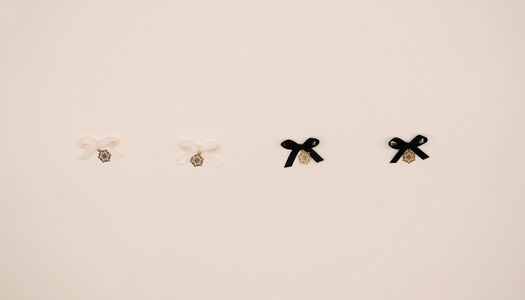 FIOCCHETTO PICCOLO CON PENDENTE FIOCCO DI NEVE 