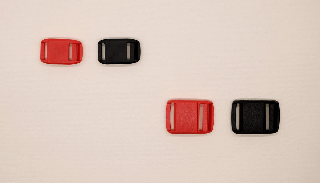 AGGANCIATURA MAGNETICA IN PLASTICA 