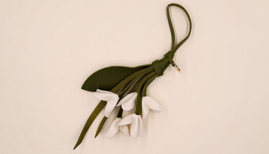 FIORI CAMPANULE CON FOGLIE 