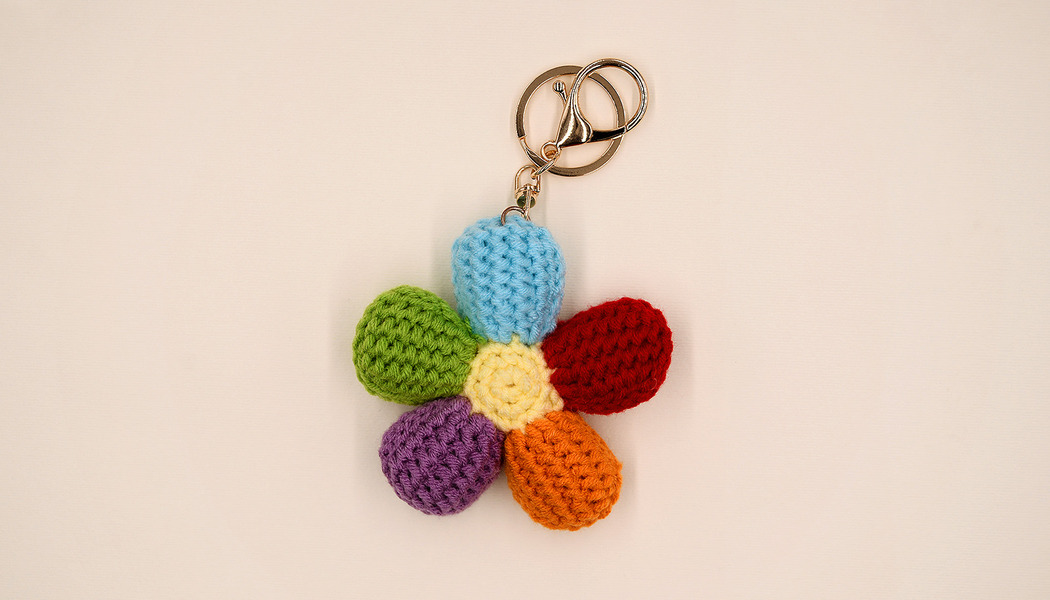 FIORE MULTICOLORE UNCINETTO CON MOSCHETTONE 