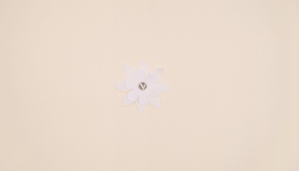 FIORE IN TESSUTO DOPPIO STRATO TAGLIO ALSER CON STRASS 