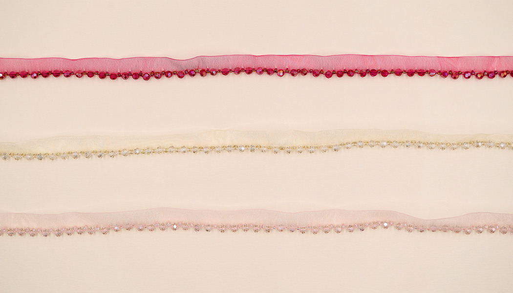 NASTRO PIPING IN ORGANZA CON PERLINE 