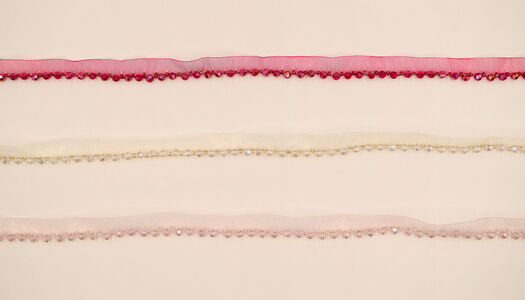 NASTRO PIPING IN ORGANZA CON PERLINE 