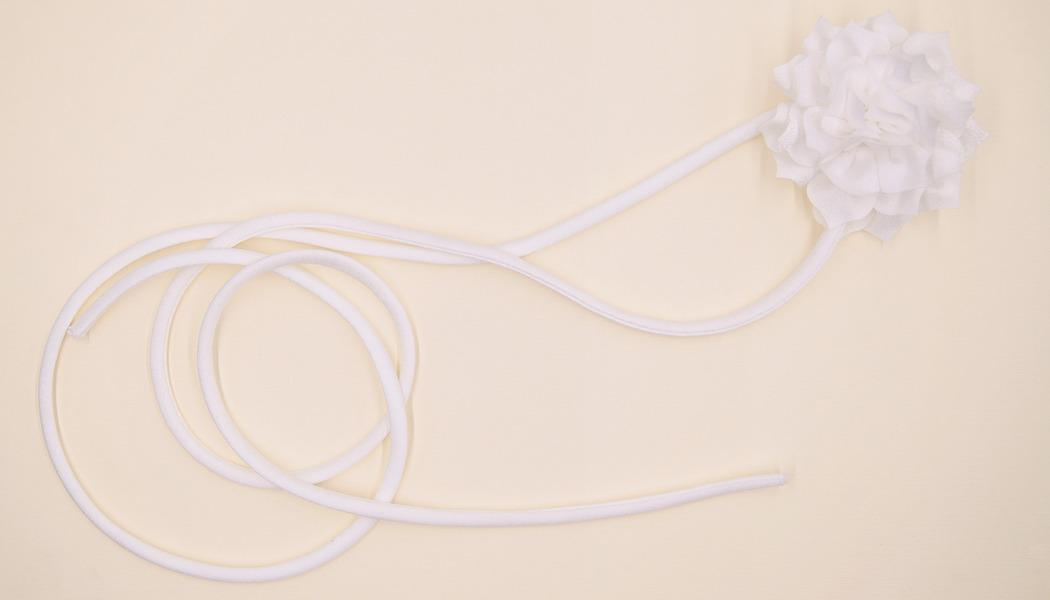 FIORE CON CORDINO TESSUTO RASO 