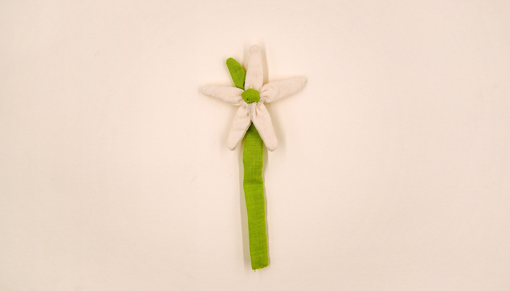 FIORE IN TESSUTO CON GAMBO 