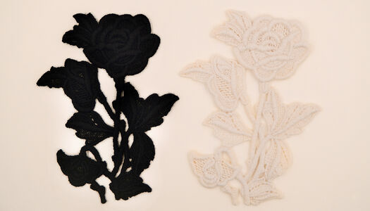 RICAMO FIORE CON GAMBO E FOGLIE MADE IN ITALY 