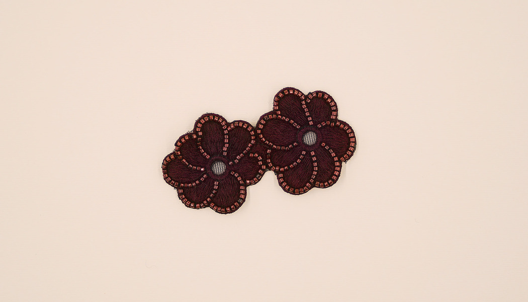 FIORI RICAMATI CON PERLINE